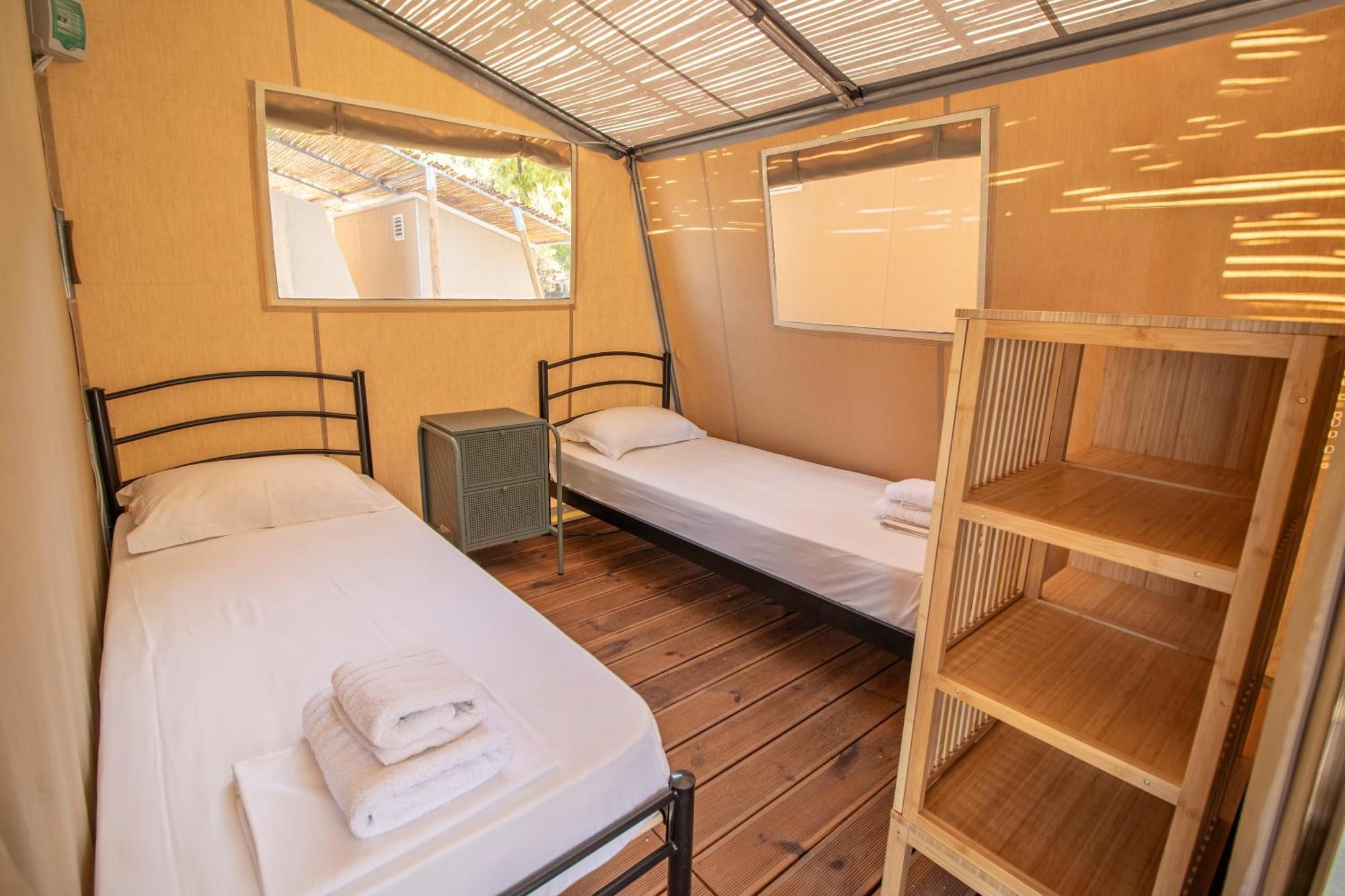 Armenistis Camping & Bungalows Sarti Habitación foto